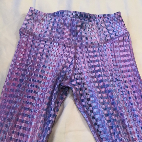 NikiBiki Sport Capri Leggings - Picture 3 of 9